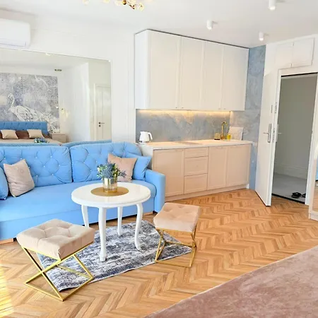 Aqua Crystal Daire